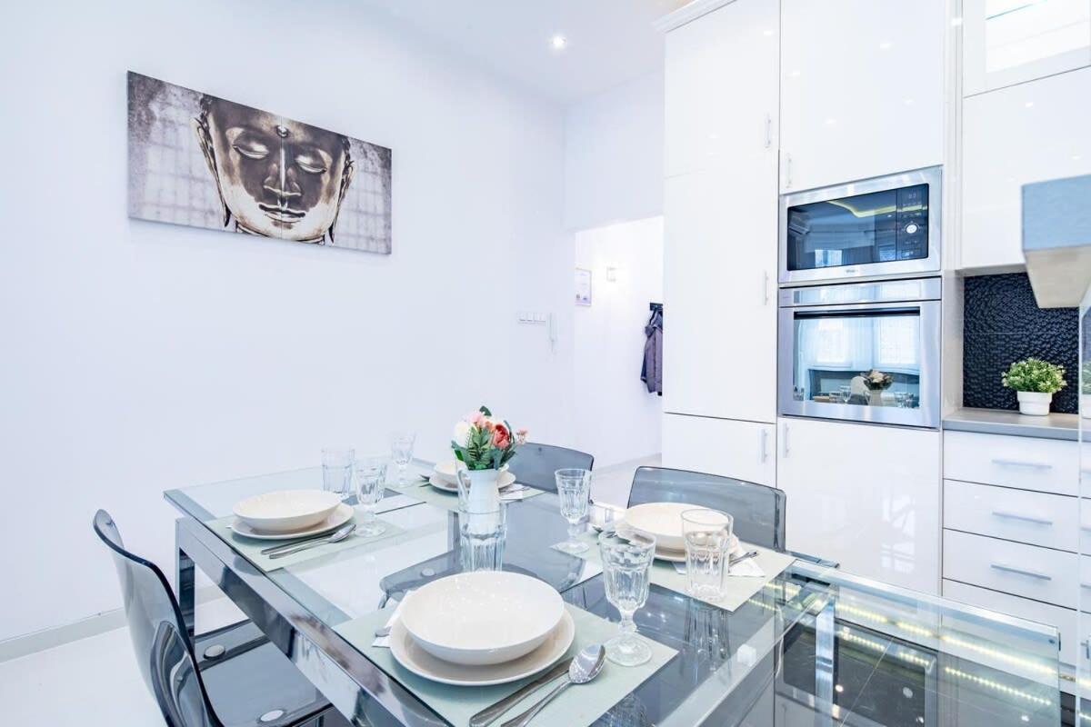 Apartment Ultra - Large With Balcony *