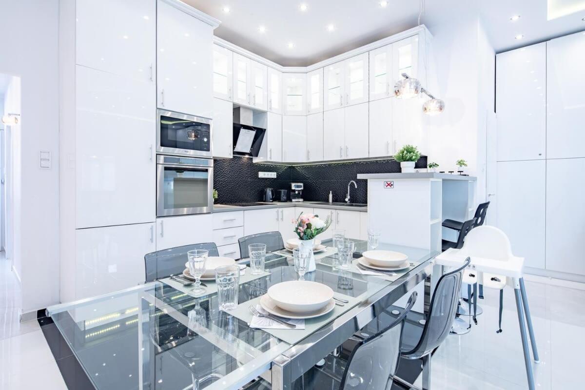 Ultra - Large With Balcony Apartment Budapest